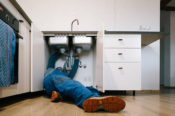 Professional Leak Detection technician working in Mequon, WI